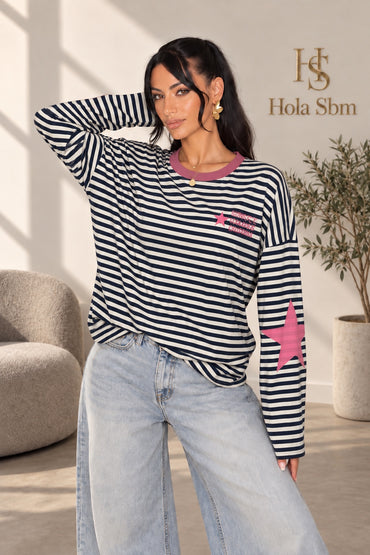 Maglia Starline, variante Blu/Rosa, indossata dalla modella