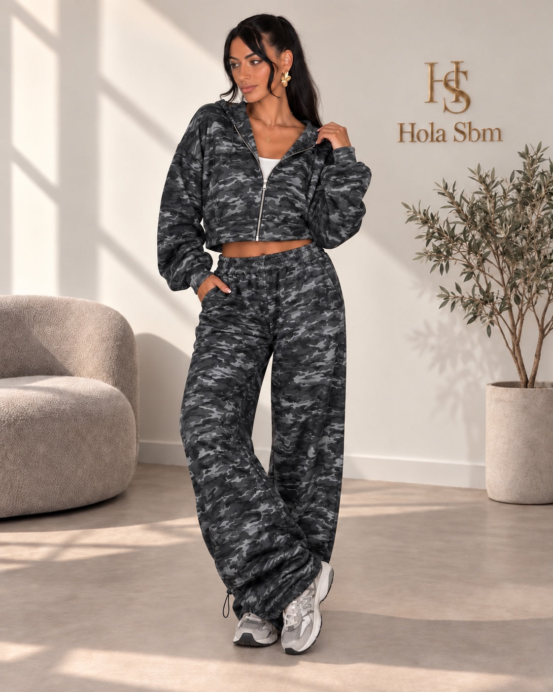 Coordset Grey nero mimetico con felpa corta e pantalone con lacci regolabili al fondo