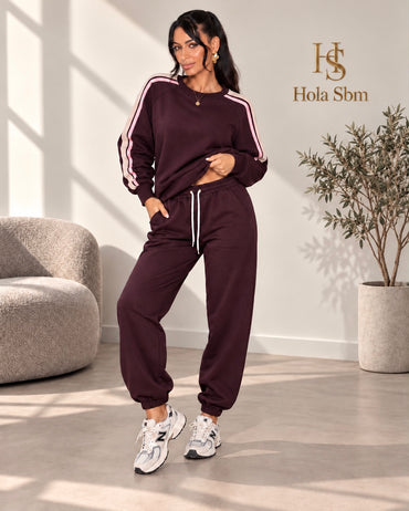 Coordset Kalyro bordeaux con righe rosa indossato