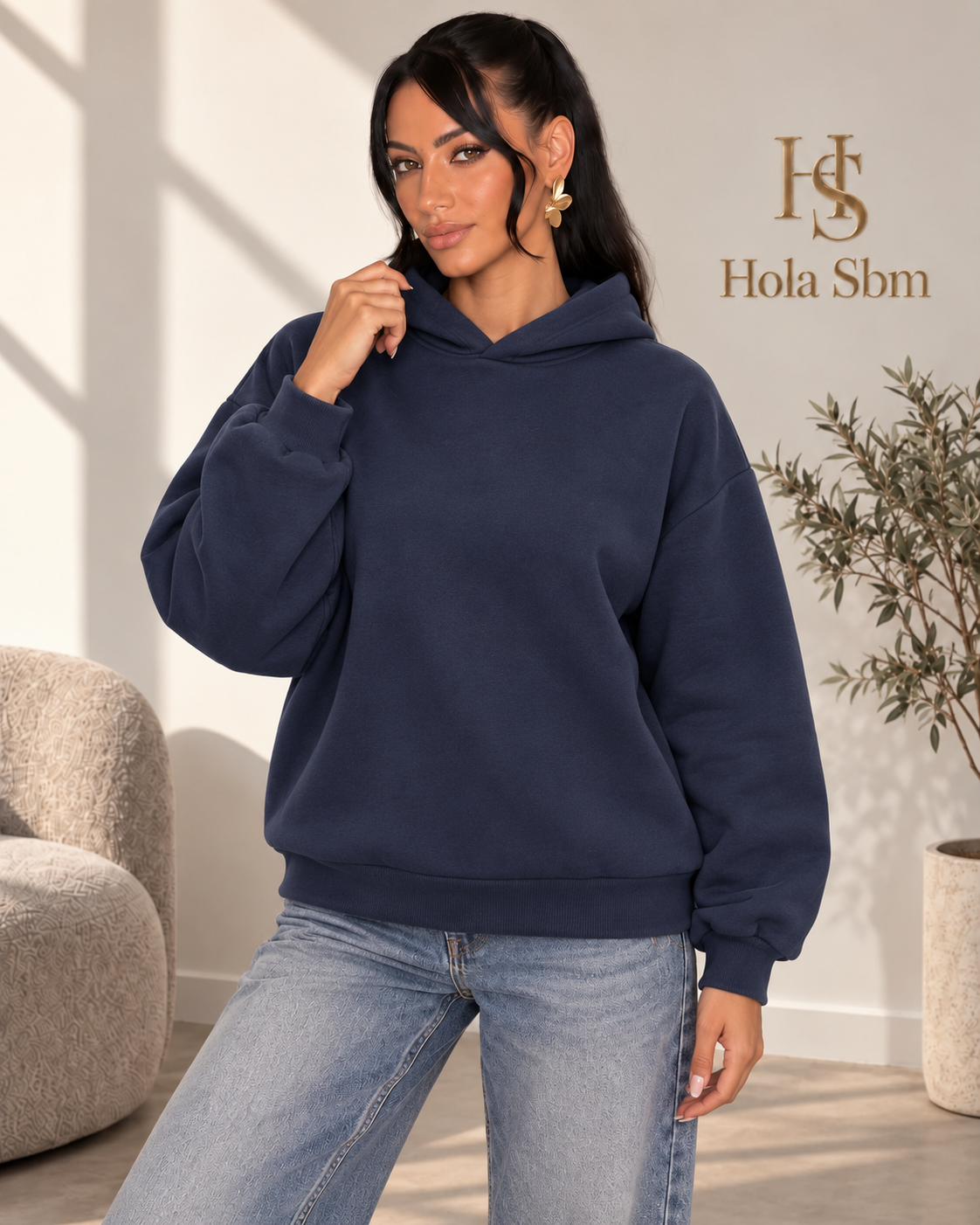 Felpa Nuvora blu navy con cappuccio indossata - Hola Sbm