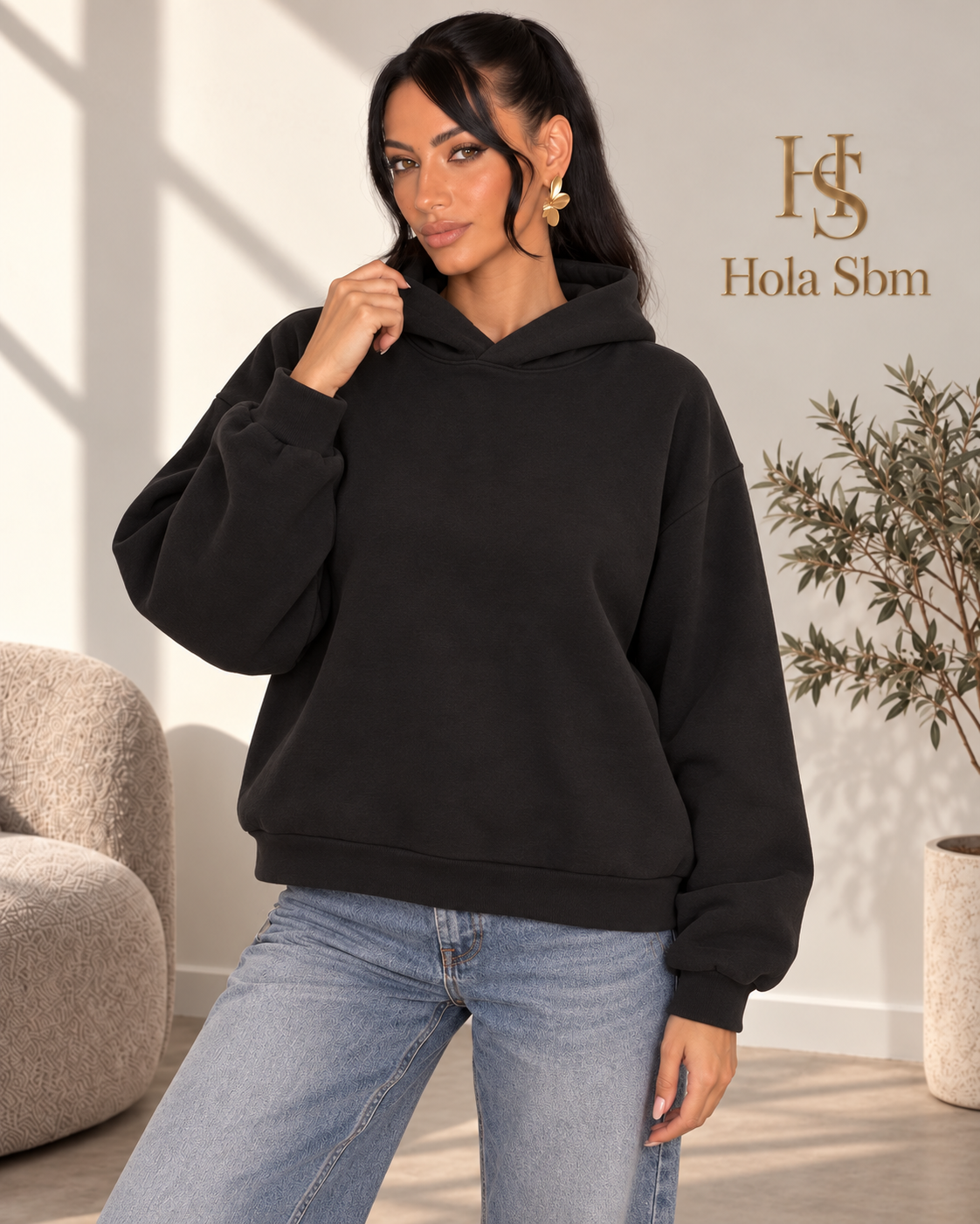 Felpa Nuvora nero con cappuccio indossata - Hola Sbm