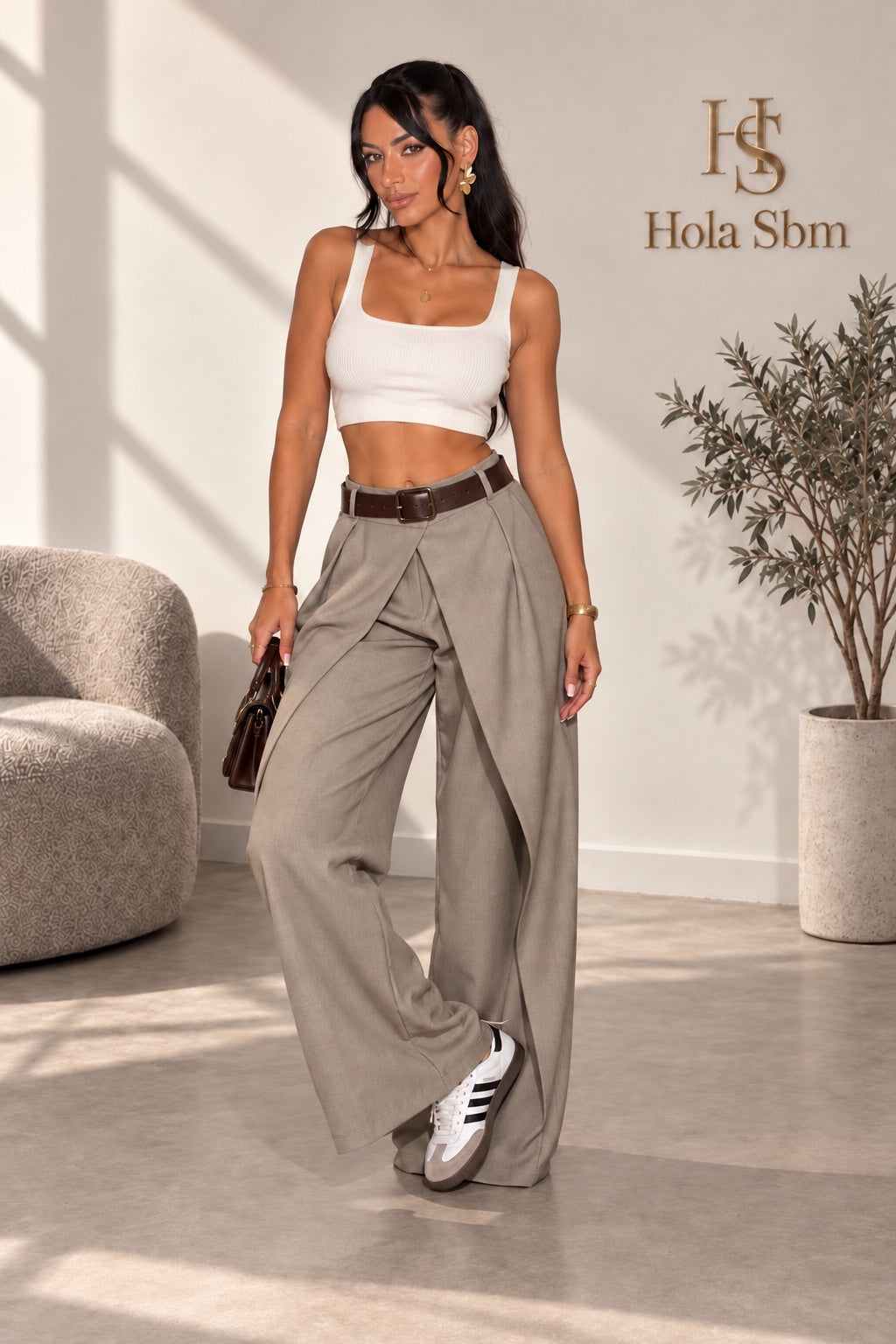 Pantalone Folden tortora, indossato figura intera