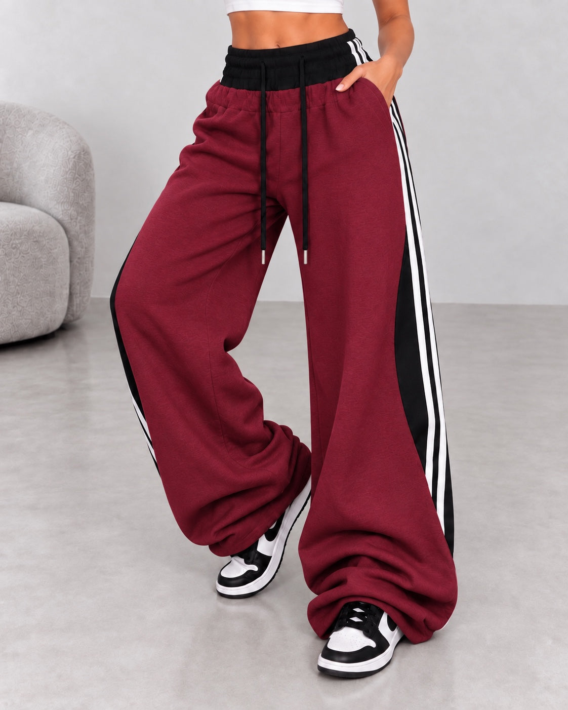 Pantalone Zhara bordeaux con contrasti neri
