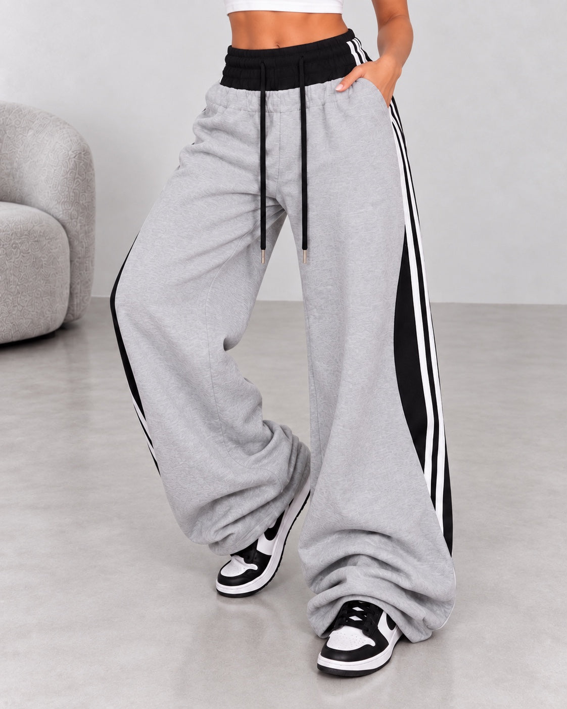 Pantalone Zhara grigio con contrasti neri